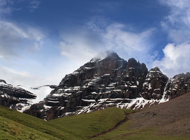 藏传佛教名山,青海十大名山之一尕朵觉悟雪山,真的好美!