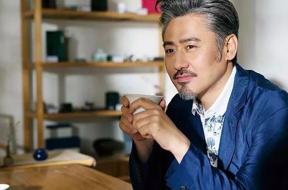 同样姓吴的男明星,差距这么大?一个阴险老渣男,一个痴情高富帅
