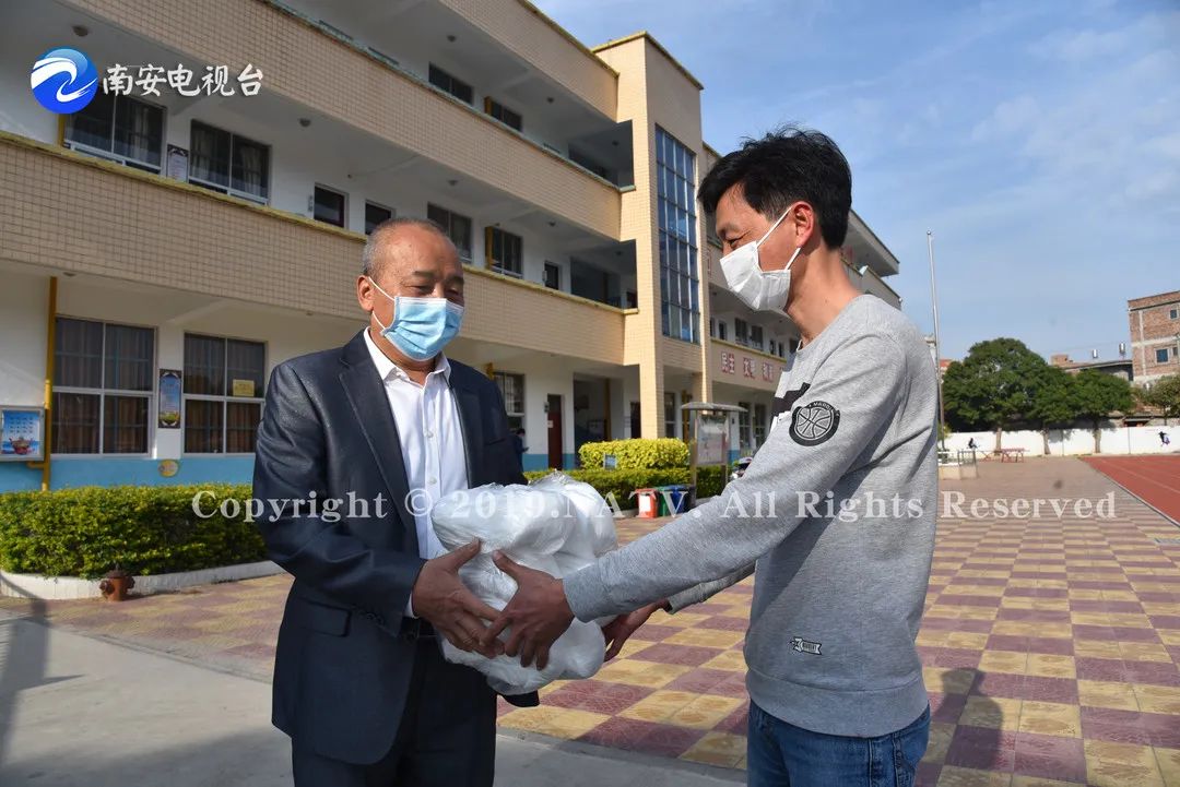 点赞!南安老党员,退休校长吴跃进捐出近5个月退休金做这件事!