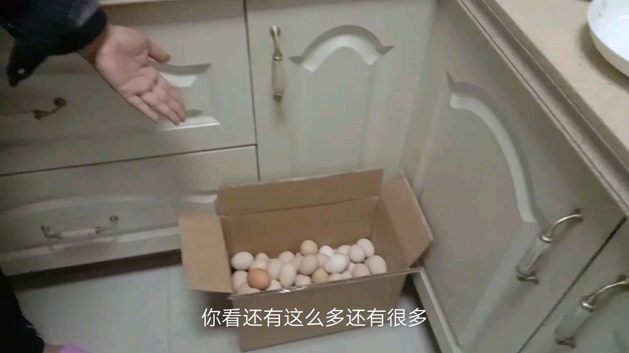 探索鸡蛋的秘密:鸡蛋存放3个月里面是什么样子的?还能吃吗?