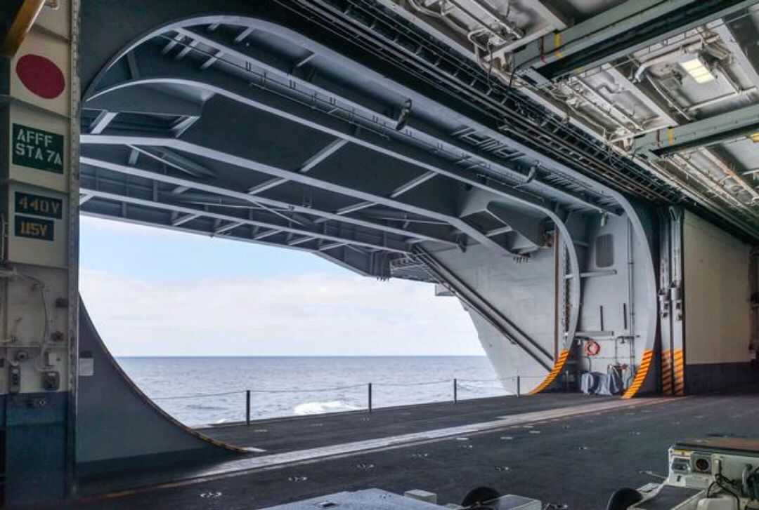 美帝核航母内部画面细节