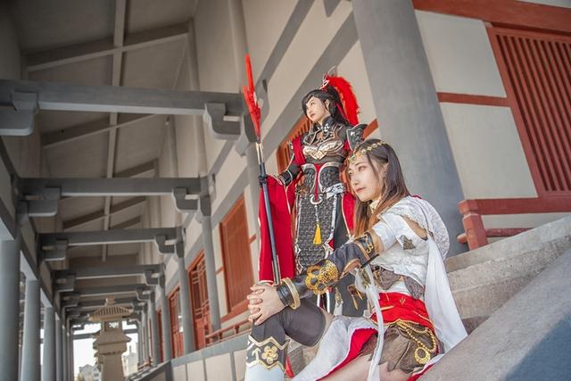 剑网情缘三天策明教cosplay 这是一个潜行的明教,和城灭的故事