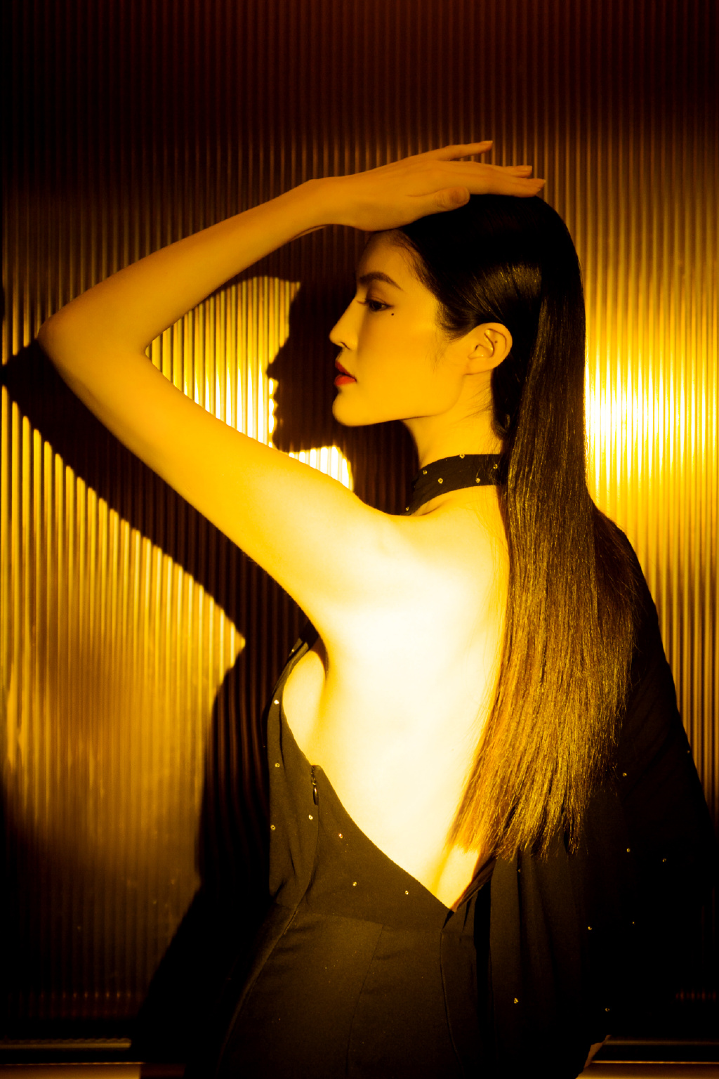 超模何穗,性感摩登风格和时尚简约街拍,哪个俘获了你的芳心