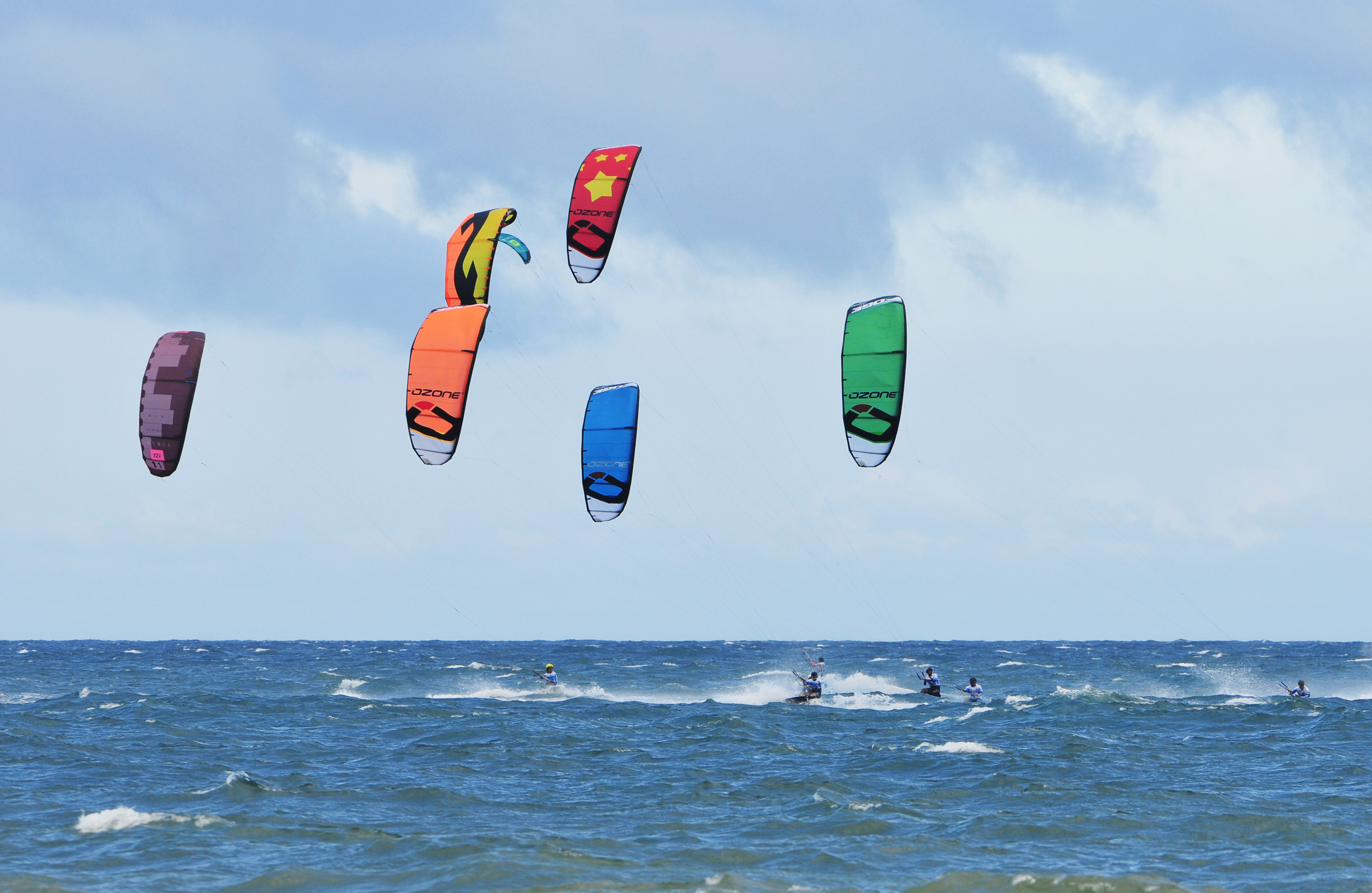 2018青奥会风筝冲浪资格赛第二轮赛况(2)