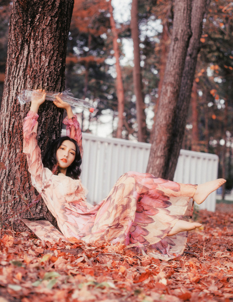 美图摄影:秋悄无声息的到来 叶依依不舍的离开!