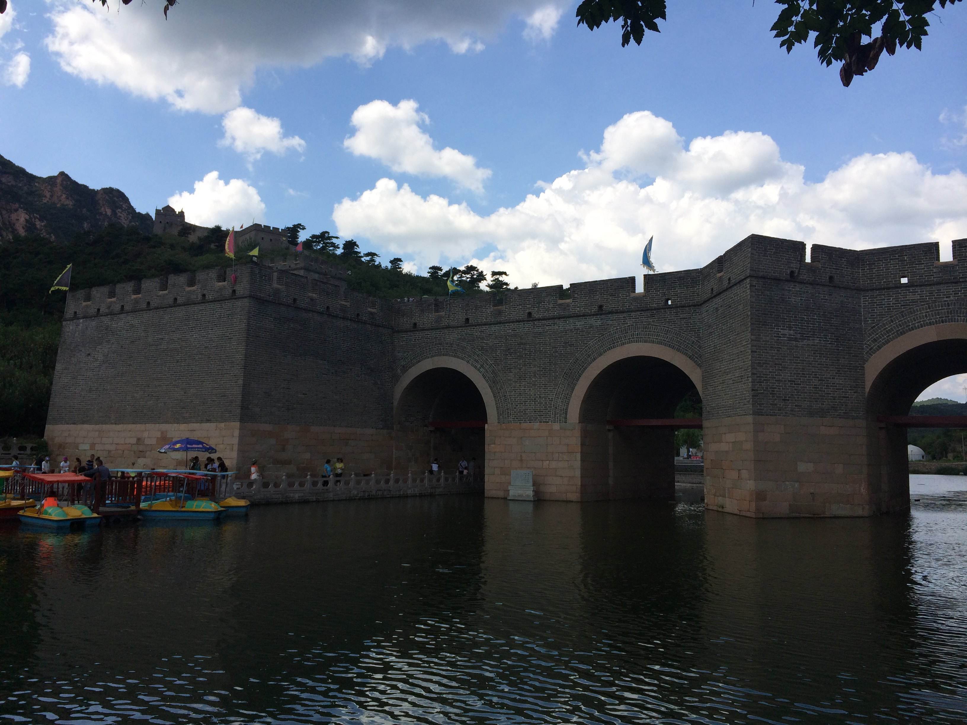 九门口水上长城真实照片,曾是重要军事关口,唯一的一段水上长城