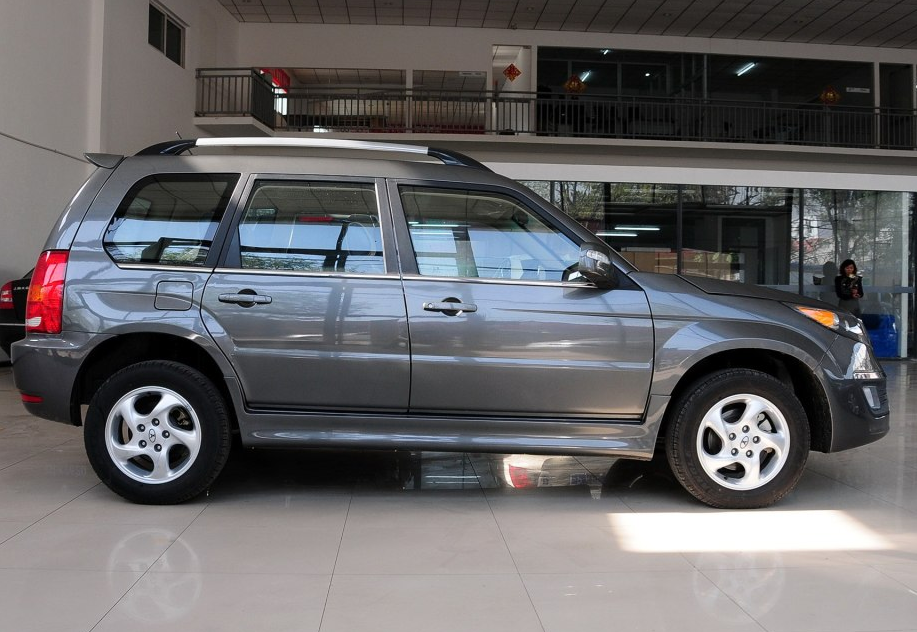 开起来耐看的野马f12:阳刚中又有流线的柔美,肌肉感十足