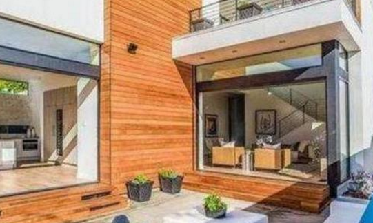 参观陈冠希美国的豪宅,买下一栋独立别墅,阳光能直接晒进客厅