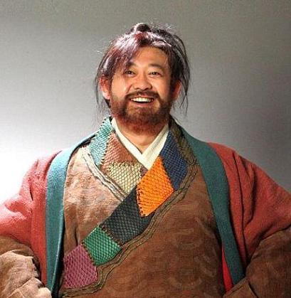 隋唐英雄程咬金小店耍无赖,竟得尤俊达百般赏识!两人不打不相识