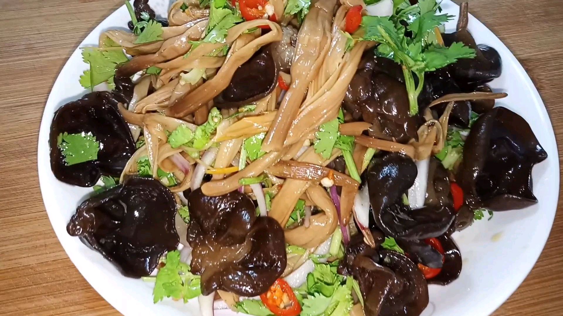 家里的干黄花菜原来可以这样做,太好吃了