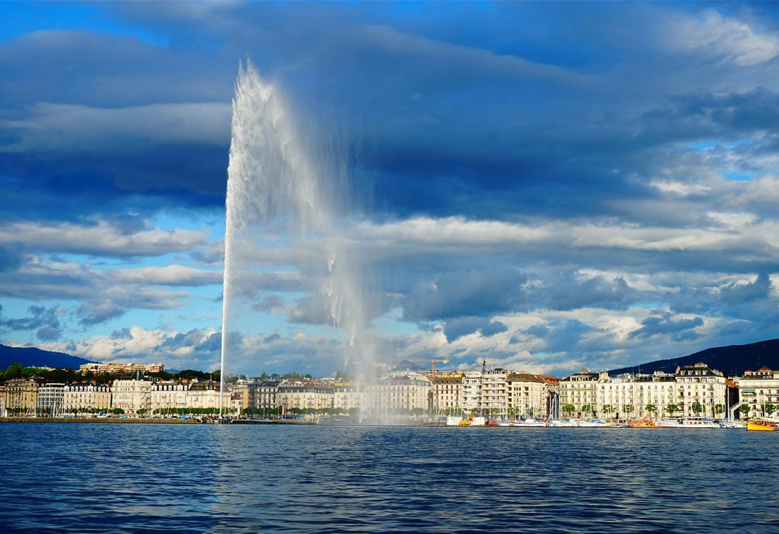 全球最大人工喷泉:200公里时速喷至140米高空,7吨水停留于空中