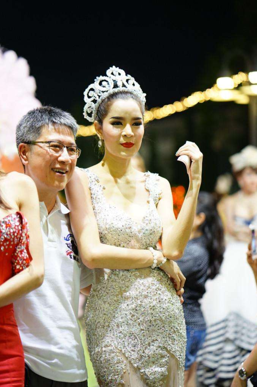 泰国人妖光鲜亮丽,老了怎么办?一般有2种选择