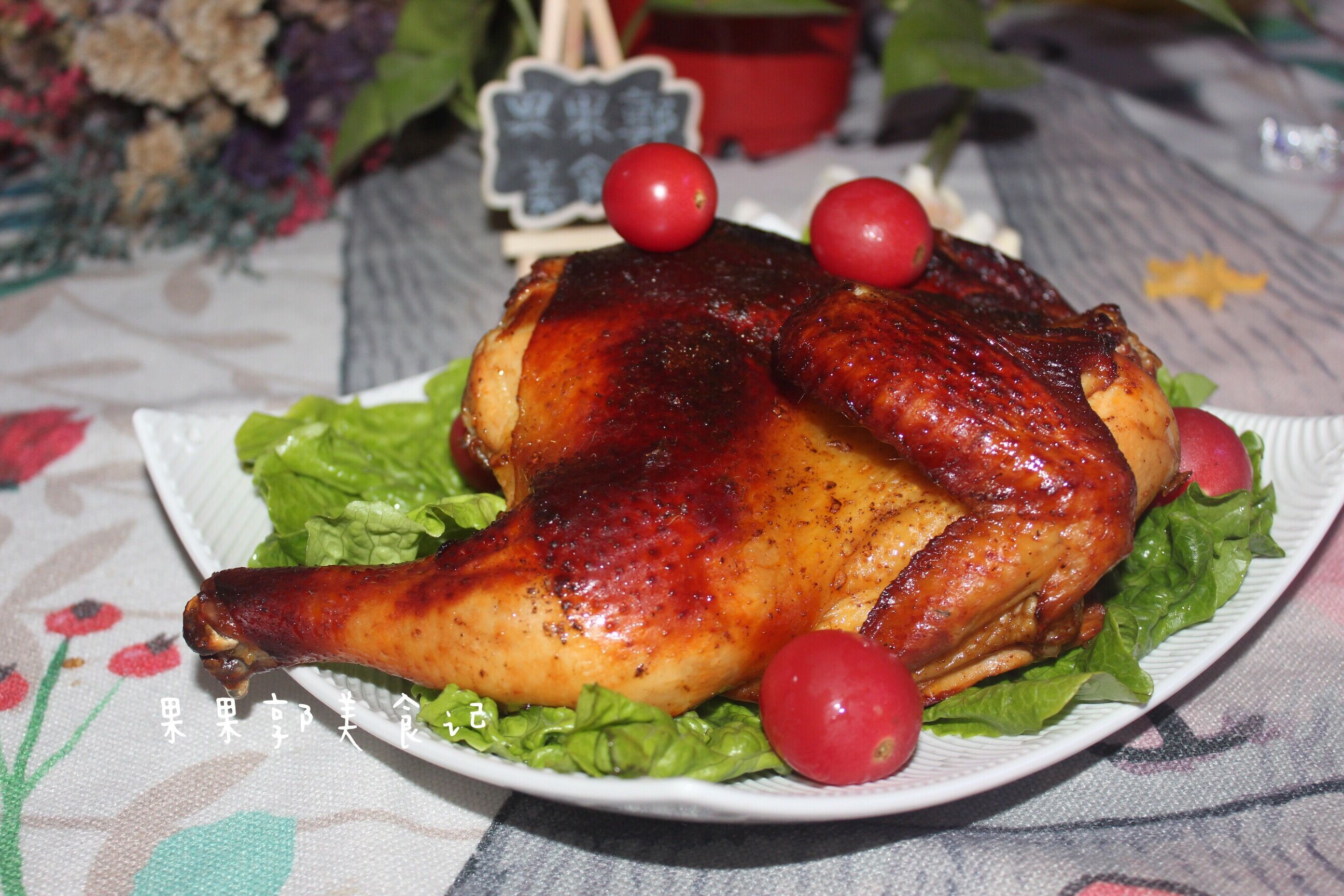 烤箱180度预热5分钟,烤盘放一张锡纸,放入鸡,鸡皮在上,铺开,把烤盘