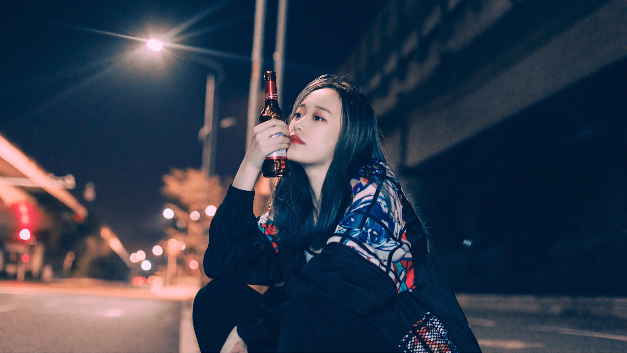 人像摄影 等美女喝酒喝多了