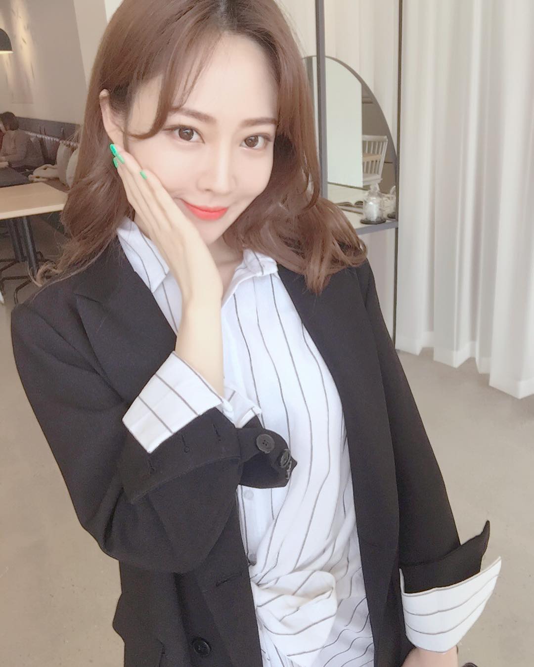 气质与颜值俱佳的韩国美女,宛若仙女下凡