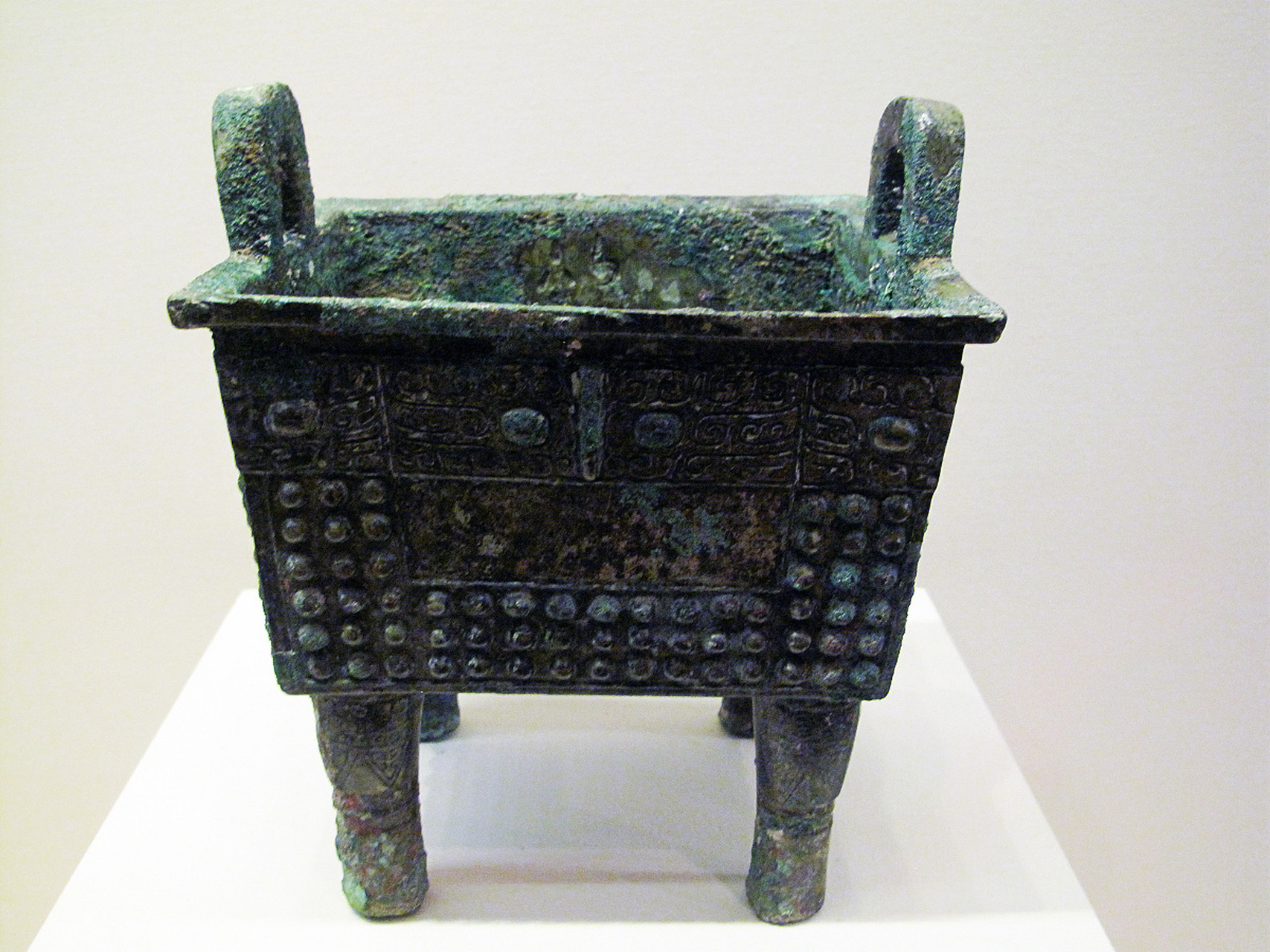 【如果国宝会说话】 乳钉纹青铜方鼎 商前期 中国国家博物馆