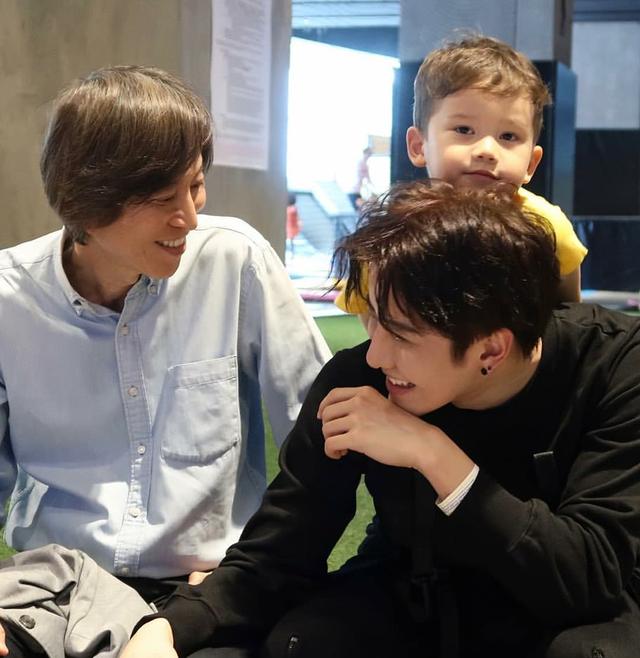泰国男星mike私生子正面照曝光,奶萌奶萌像极了爸爸mike!