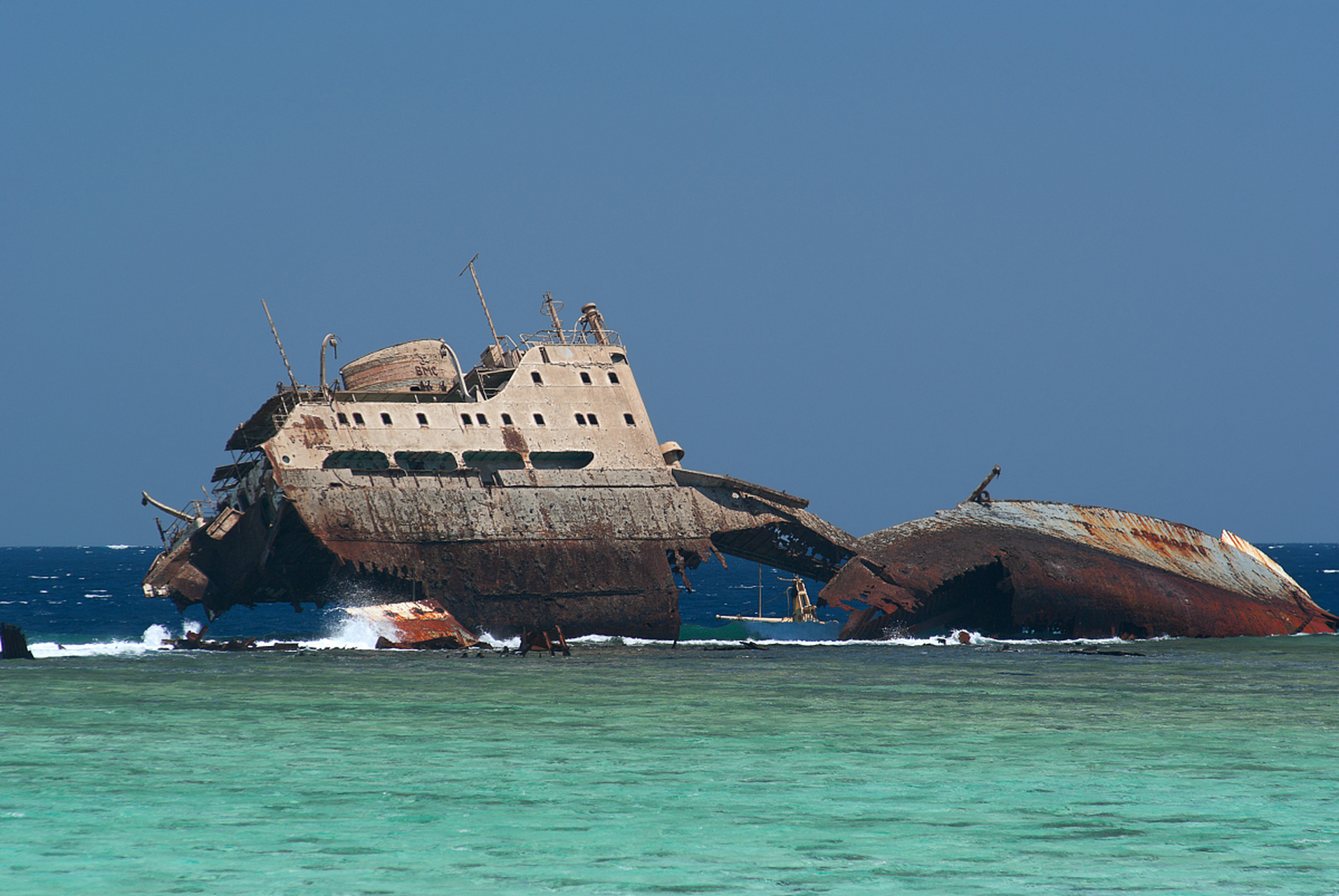 南海的仁爱礁,中国的领土,却引来了国际社会的广泛关注.