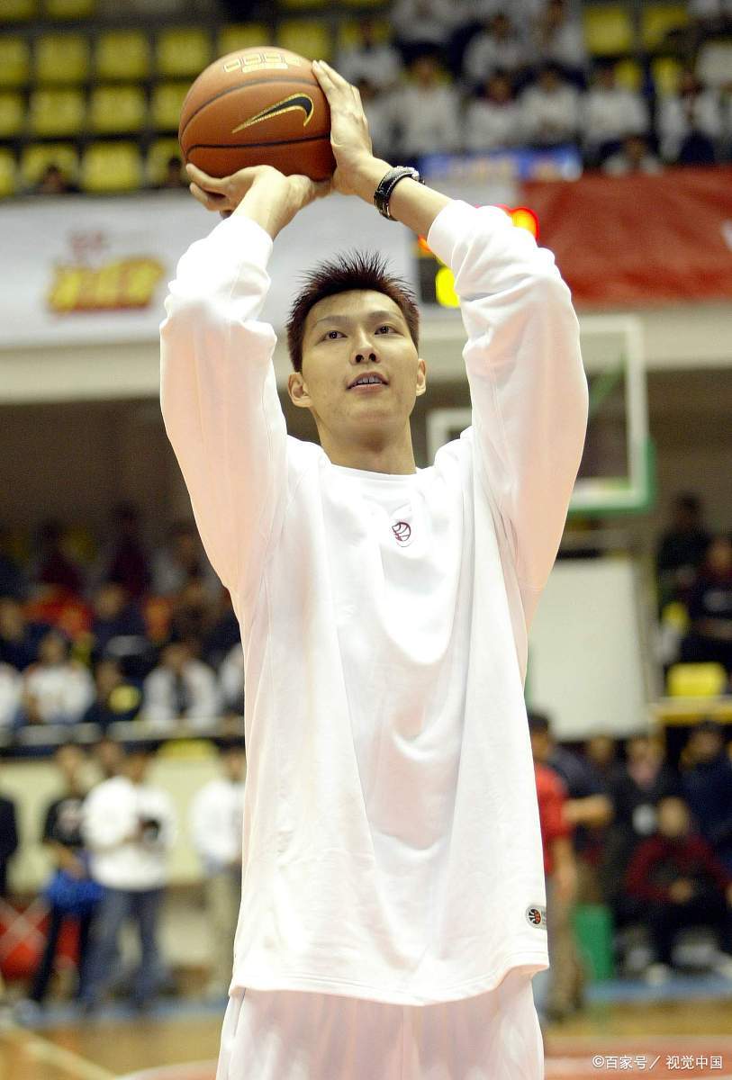 我们已经很久在nba看到中国球员身影了,上一位正式登陆nba的球星是