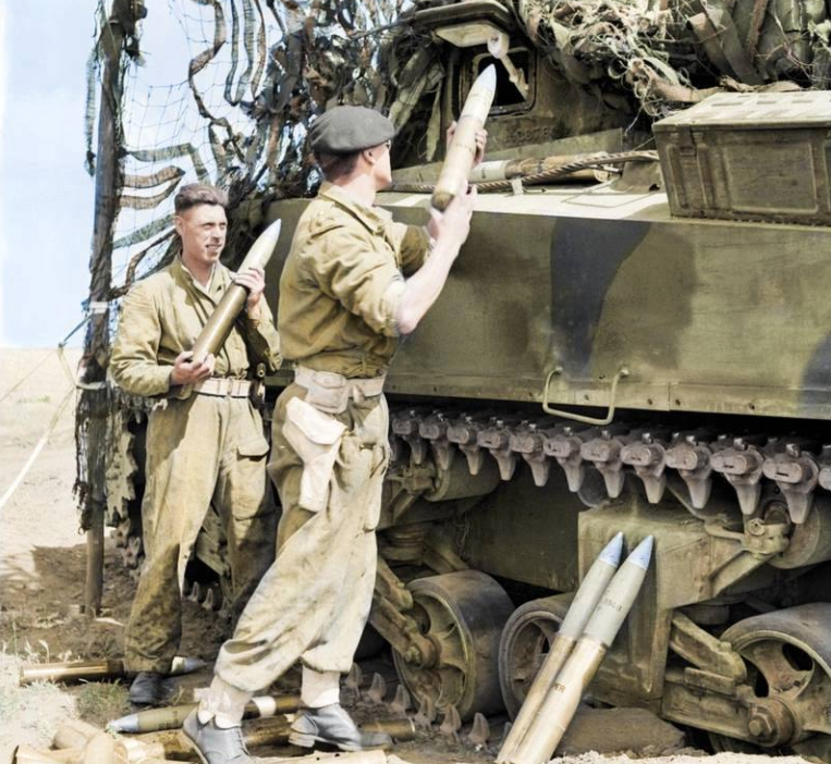 二战珍贵彩照,数百名阿根廷人加入英国空军,抗击纳粹!