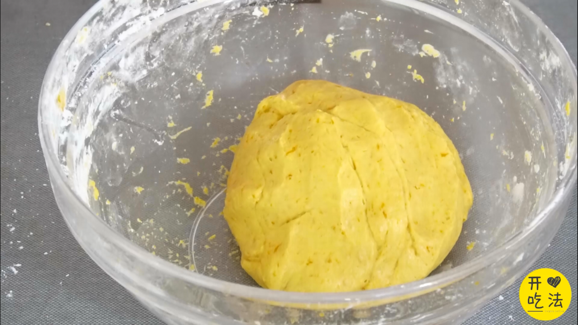 南瓜饼最简单的做法,不加水不发面,酥香软糯,隔着屏幕都流口水