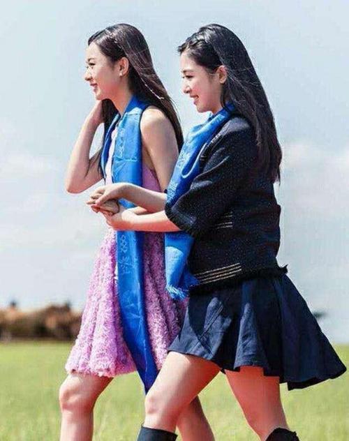 张含韵绝对算得上赵丽颖闺蜜的称号.