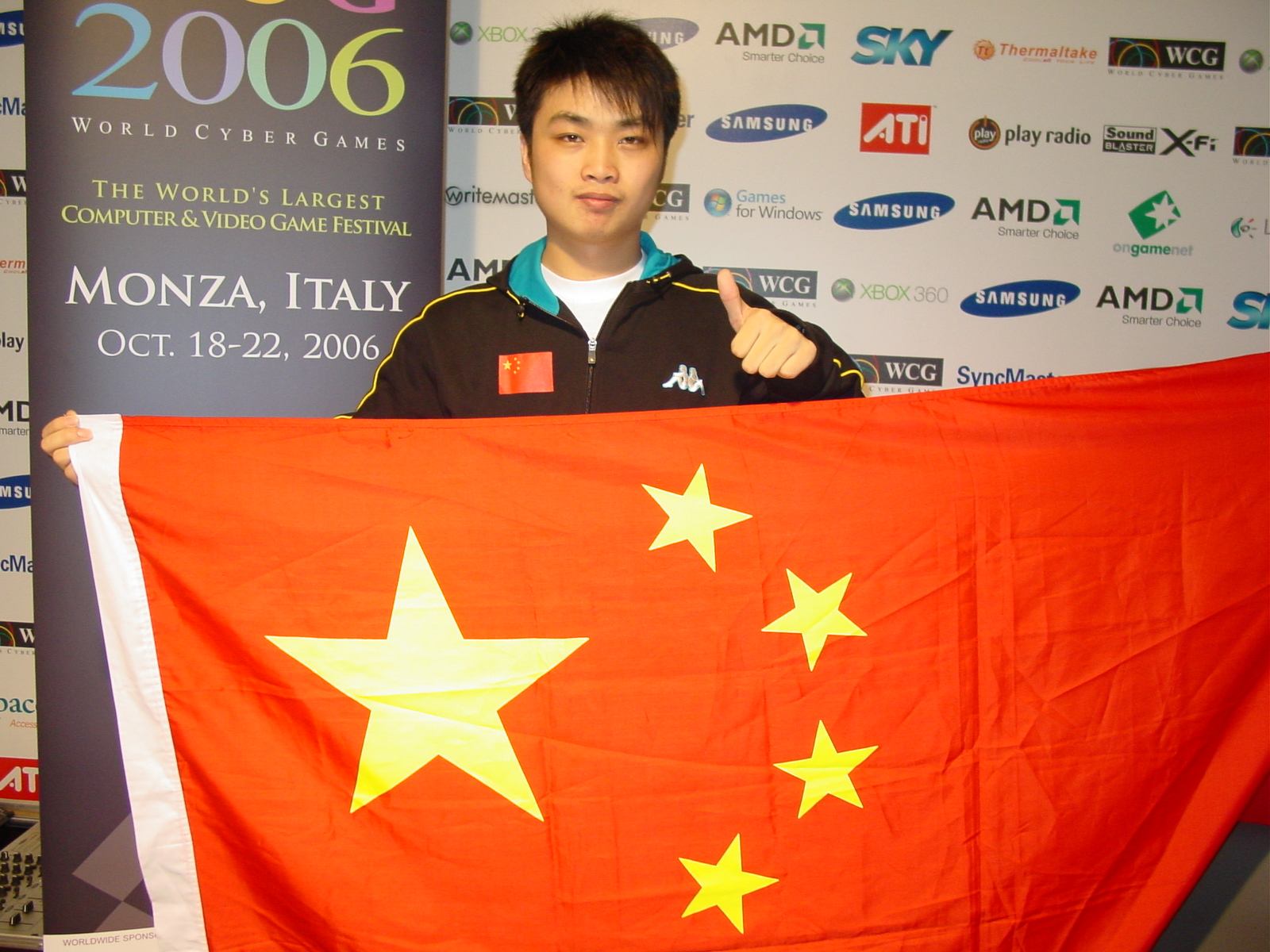 为中国蝉联夺冠的李晓峰