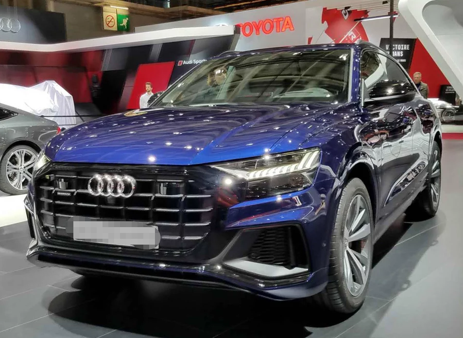 奥迪q8蓝色,这样的风格你喜欢吗?