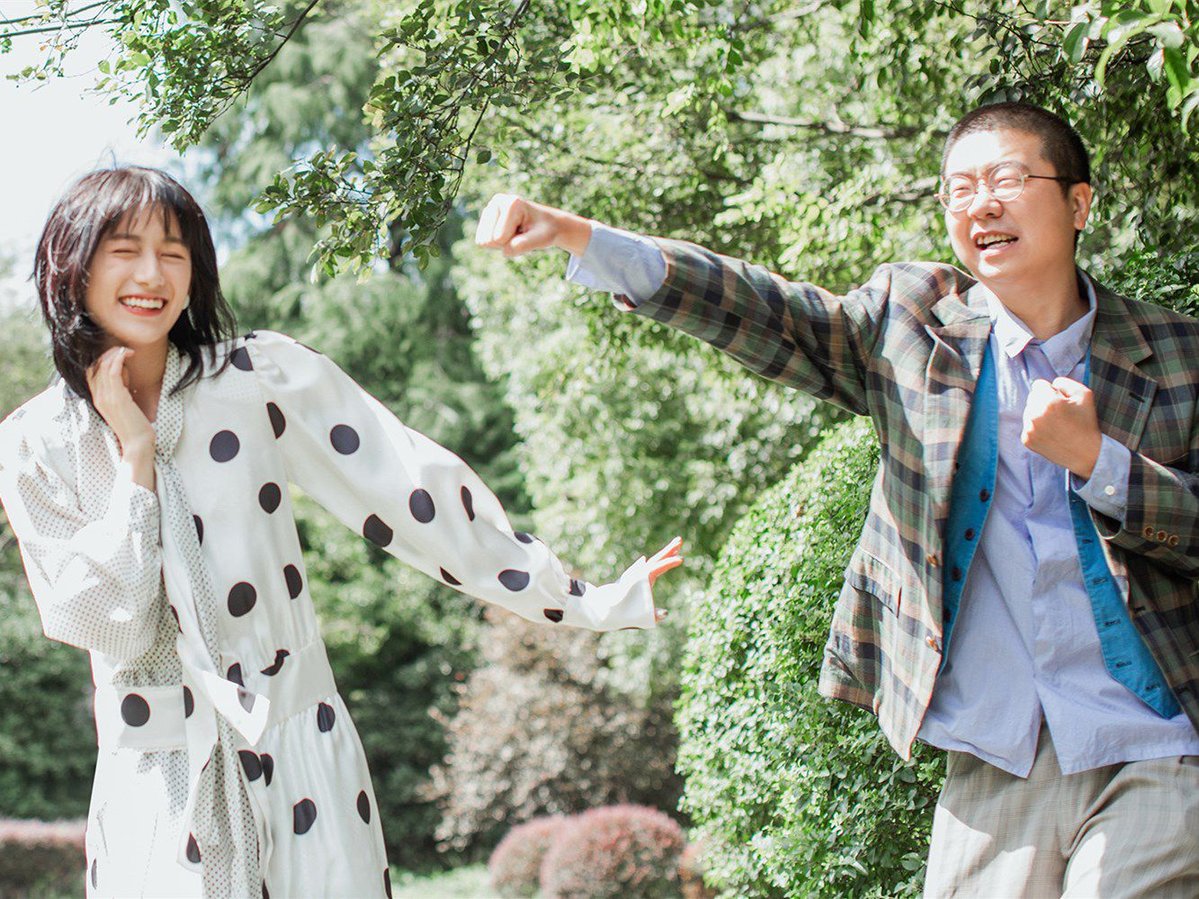 黑尾酱再穿旗袍,诠释民国女子知性美,却被一个部位破坏了美感