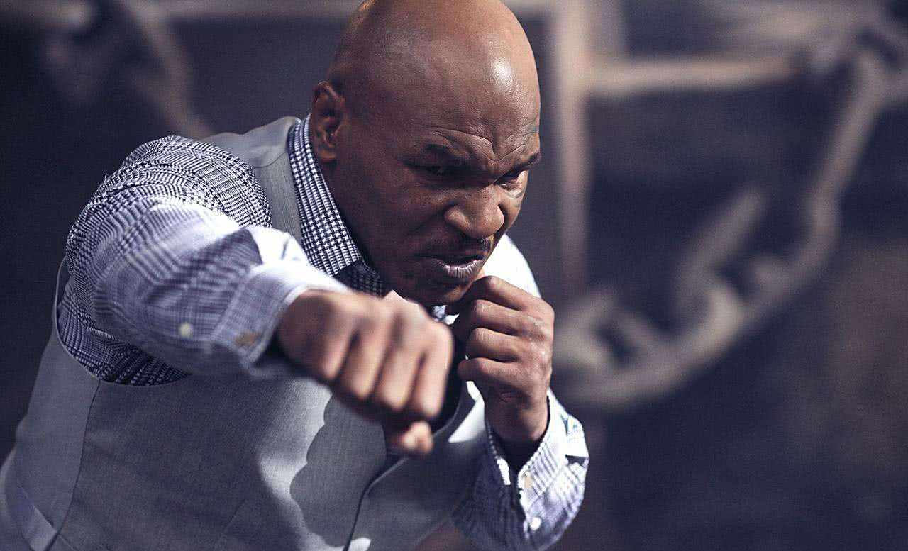 被泰森的拳头击中什么概念?慢镜头得出:脸部完全变形