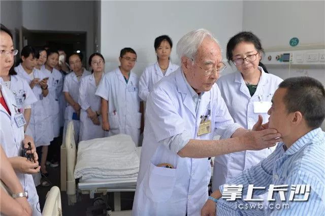 伍汉文却在临床上发现了不少遗传性疾病.