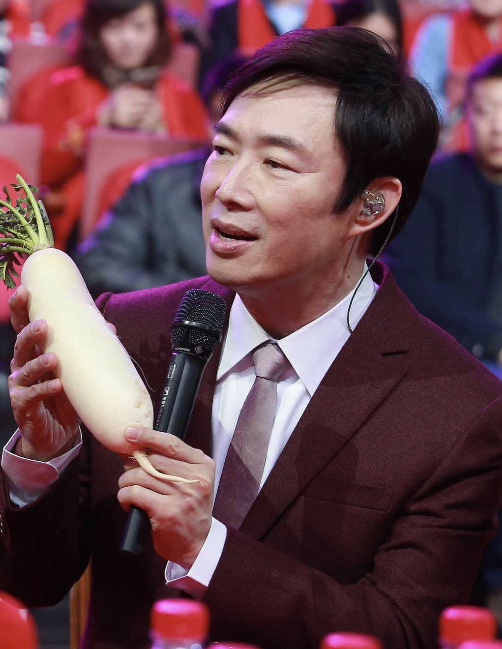 费玉清宣布封麦告别歌坛,想过云淡风轻的生活,希望网友成全