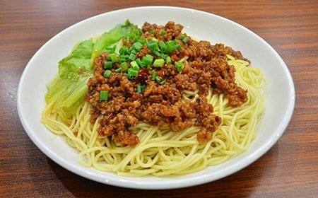 炸酱面的料很难做?老师傅:有这简单的两种配料,就能做出正宗的