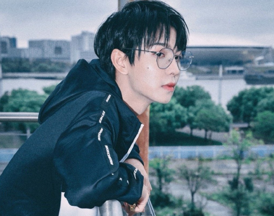 快本是肖战王一博粉头?称郑繁星是忘羡之子,博君一"笑"成亮点