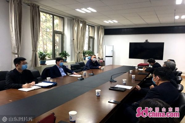 东营市发改委郭顺先主任到中心医院送政策上门