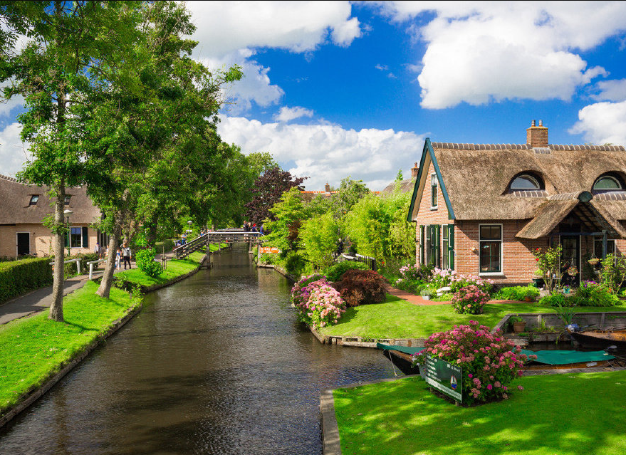 这个小镇名字奇葩,可是景色出奇的美,去荷兰不要错过