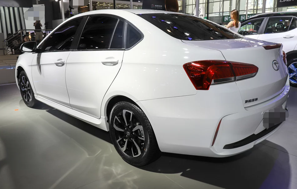 东南汽车-a5翼舞,整体造型非常出色,简约大气非常耐看