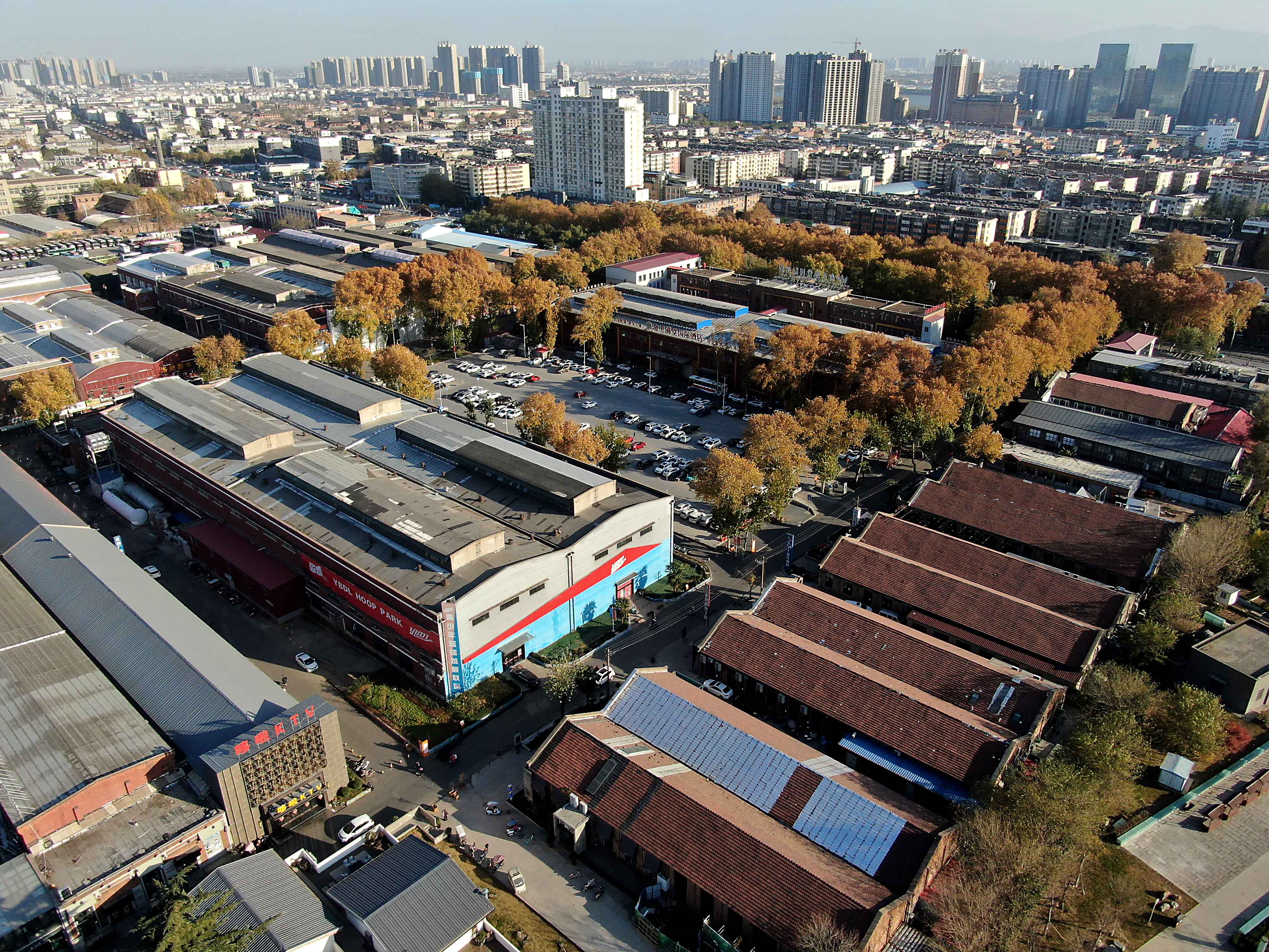 破局老旧厂房闲置浪费 河南洛阳"变废为宝"打造产业园区