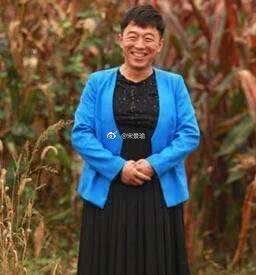 "女版黄渤"走红,这难道不是黄渤涂了口红穿了高跟鞋吗?