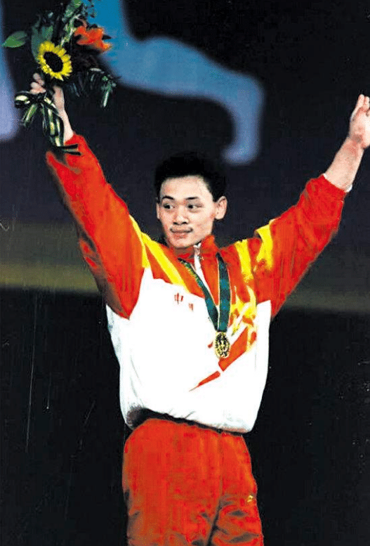 还记得奥运冠军占旭刚吗?45岁娶空姐娇妻,退役后成为大学校长