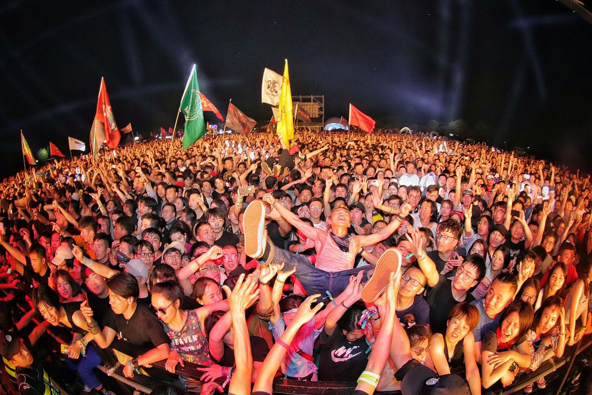 最近南阳的中原迷笛音乐节发生了盗窃事件,导致一些人的物品被盗,其中