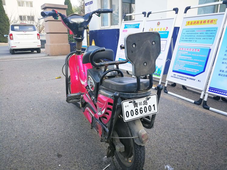 0086001!城阳首副电动车临牌挂出