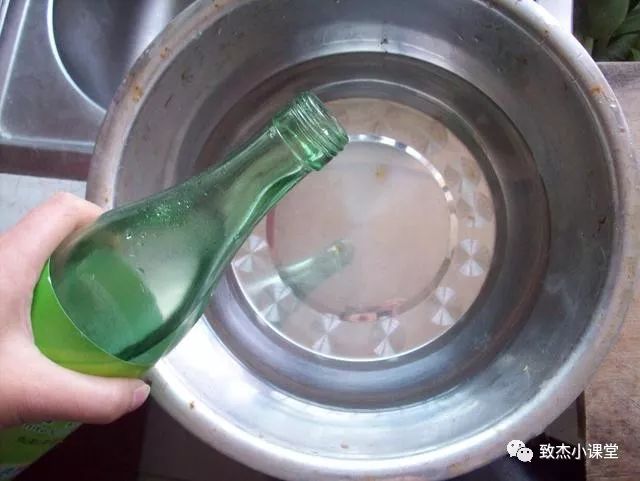 厨房不起眼的白醋,学会这样用,不仅美白还能淡斑