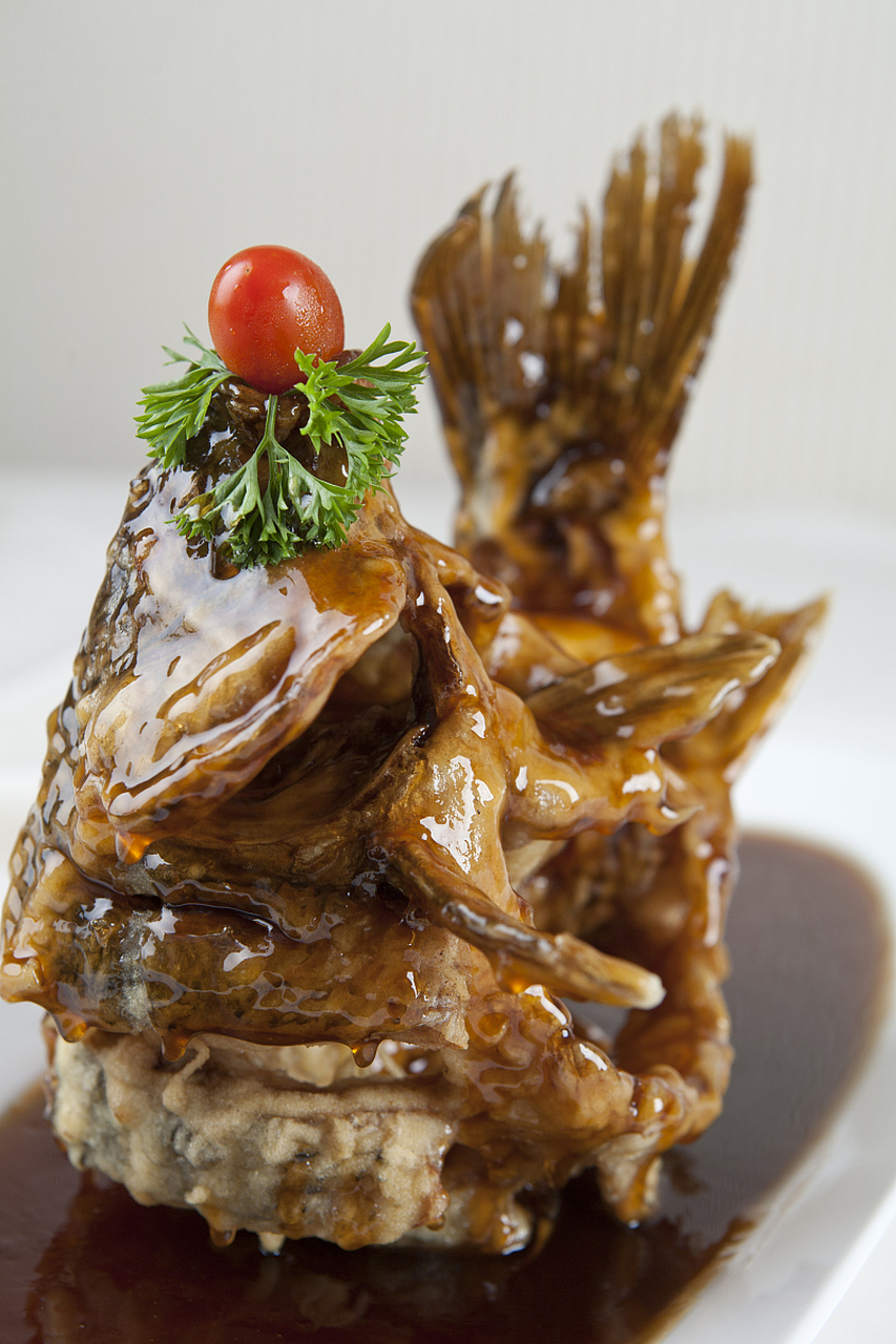 寻味主理人# @百家本地君 糖醋鲤鱼:鲁菜经典,味蕾的狂欢  在济南的