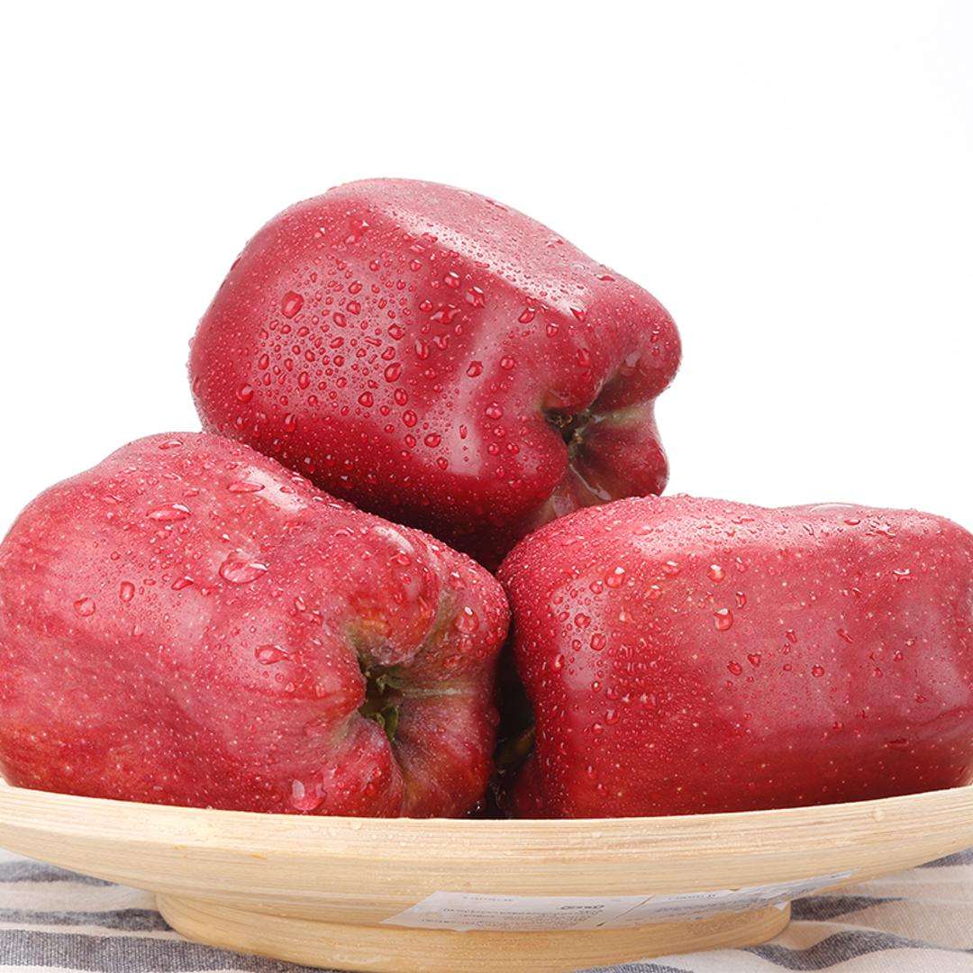 生长在农村的蛇果,果实饱满,深受人们的喜欢