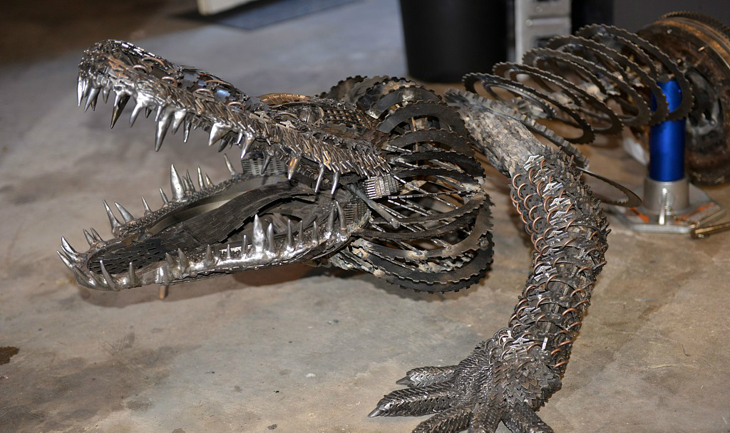 优质回答童书格子澳大利亚一机械师将发动机零件"回收利用" 模型精致