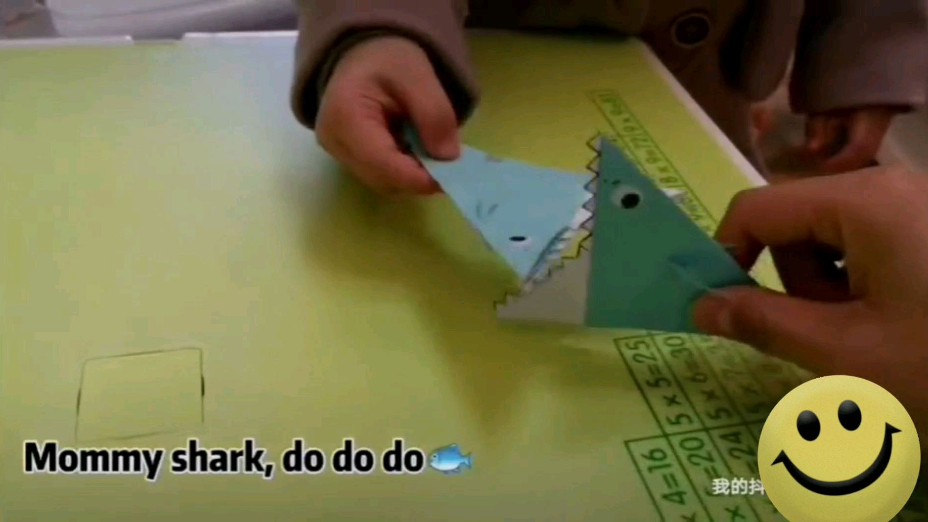看看鲨鱼妈妈和鲨鱼宝宝是怎样玩游戏的吧——Baby Shark 亲子互动