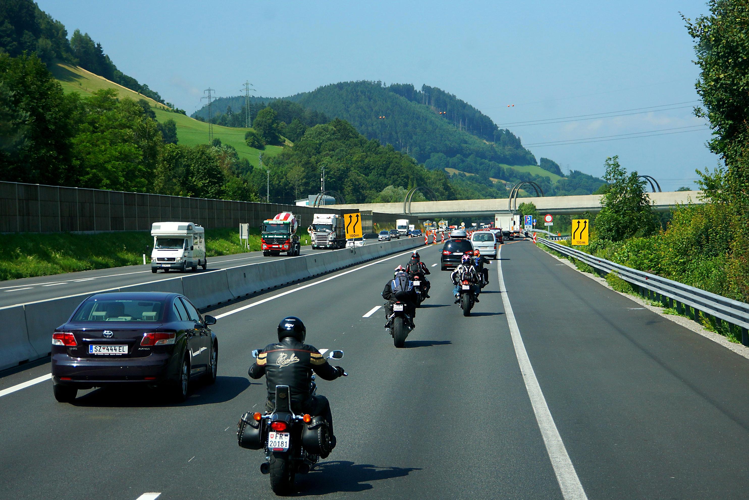 德国高速不限速,却很少发生车祸,这是为何?原因值得我们反思!