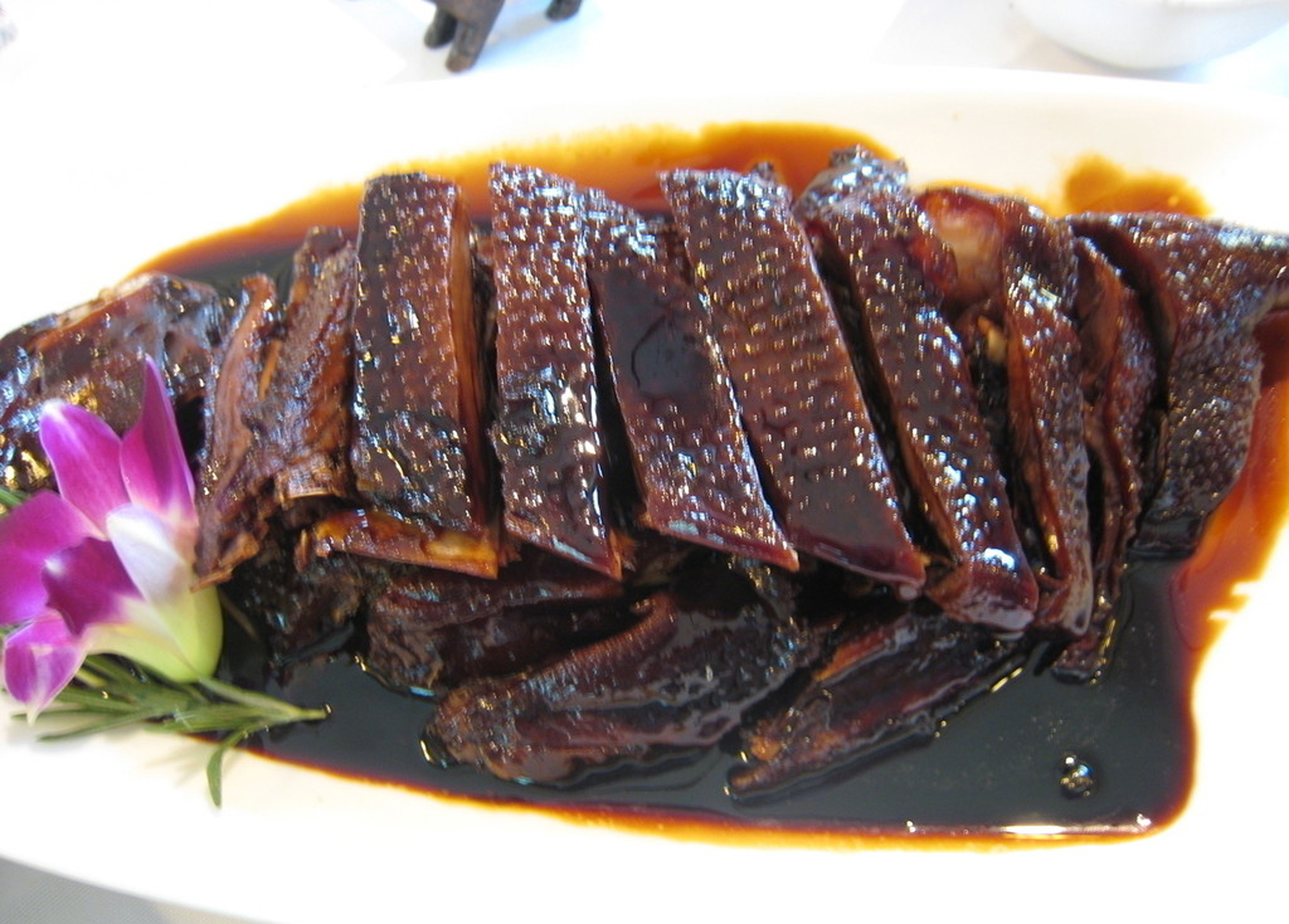 每日推荐六道沪菜:好吃不容错过,上海酱鸭 转载自百家号作者:小帅影视