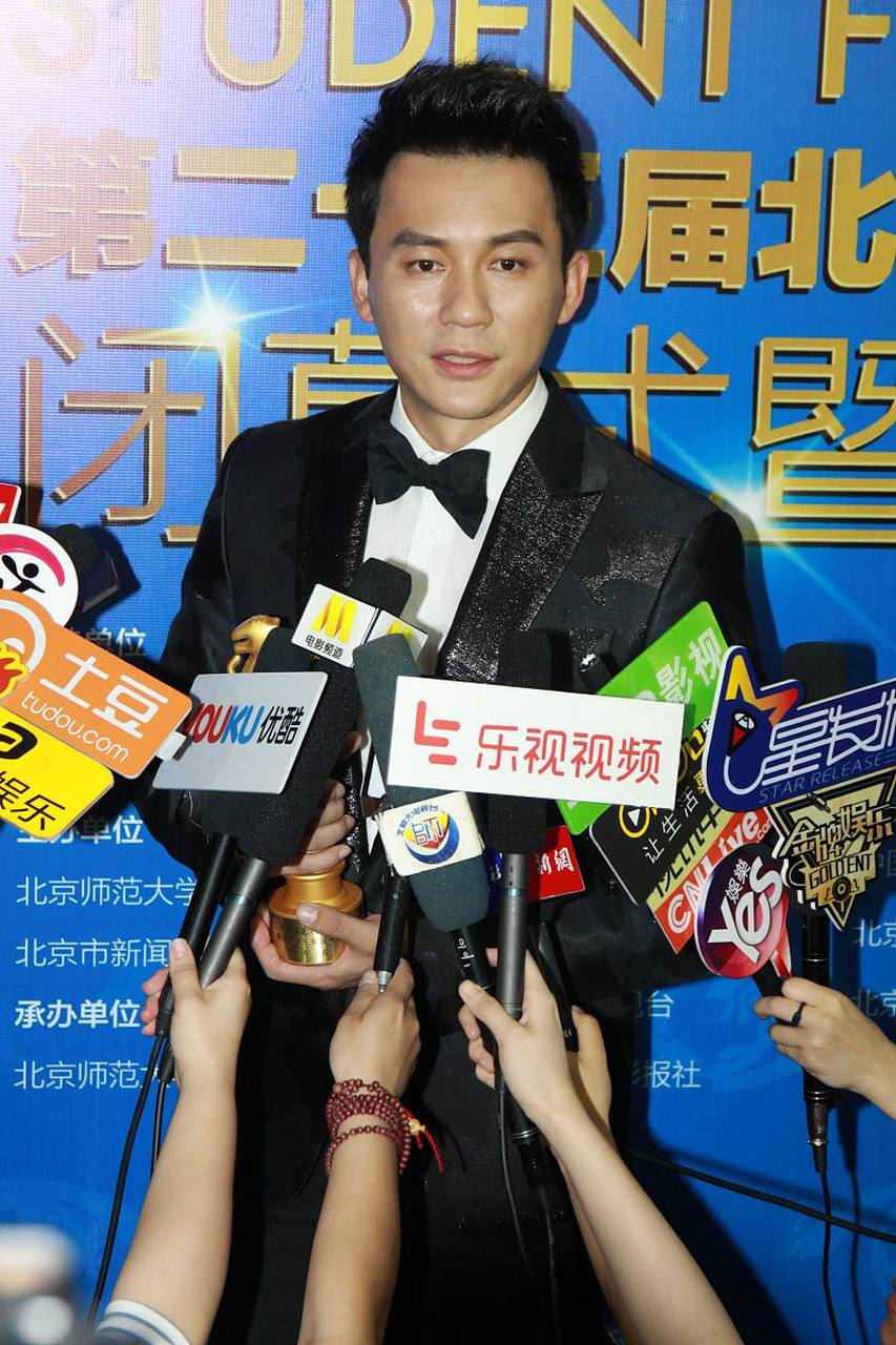 娱乐最前沿# #娱乐八卦#   李晨,1978年11月24日出生于北京市,中国